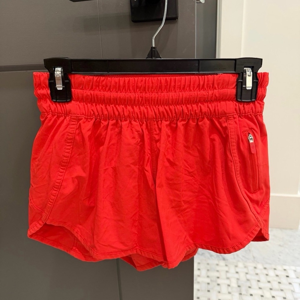 Women’s Lululemon Tracker Shorts